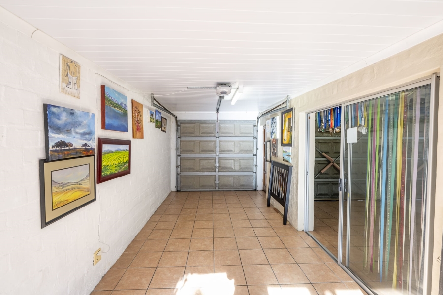 5 Bedroom Property for Sale in Protea Heights Western Cape